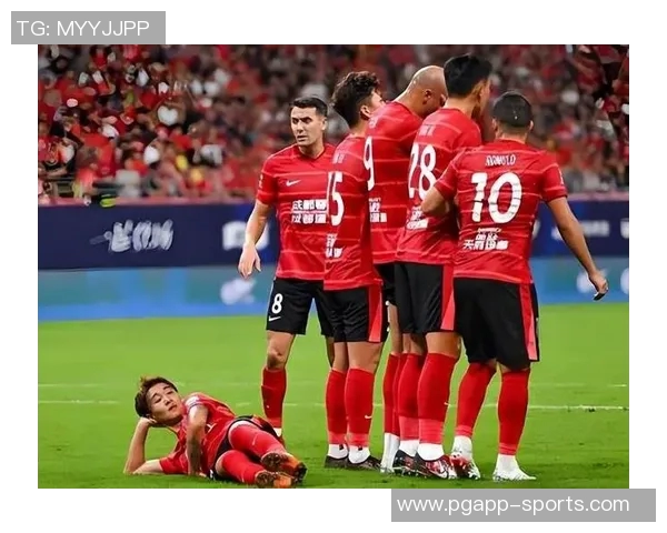 禁区内明显犯规帅惟浩遭无视球员集体抗议引发争议